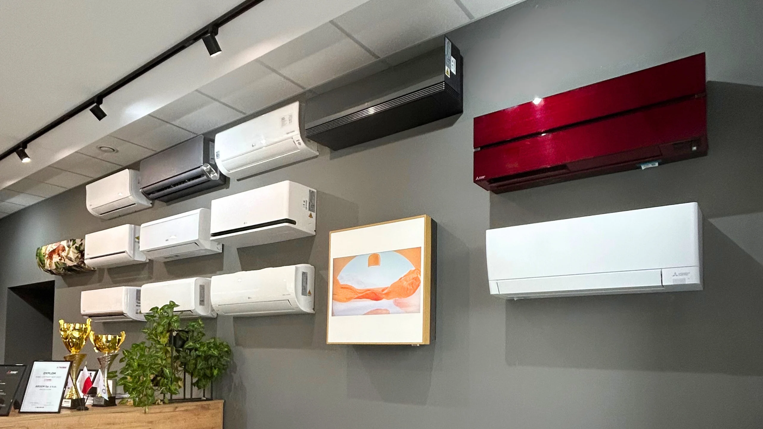 Zobacz, dotknij, porównaj. Odwiedź nasz showroom!